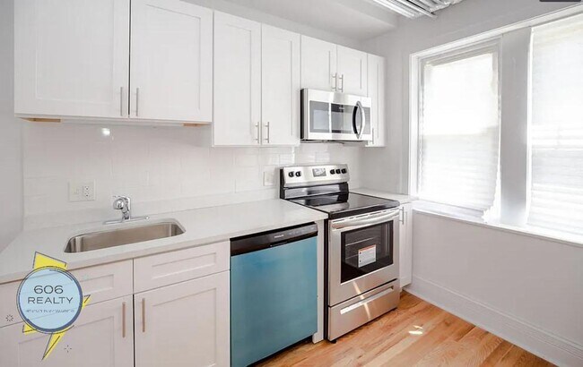 Building Photo - 6843 W 21st Pl
