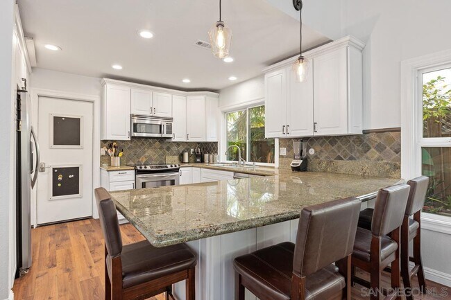 Foto del edificio - 2416 Majano Pl