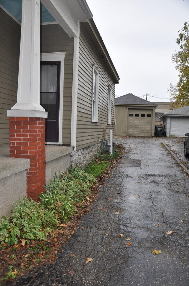 Photo - Now Pre-Leasing for Fall Semester 2026 House