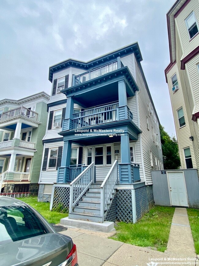 Building Photo - 19 Roseclair St