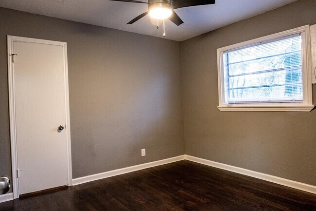 Foto del edificio - 5532 Eskridge St