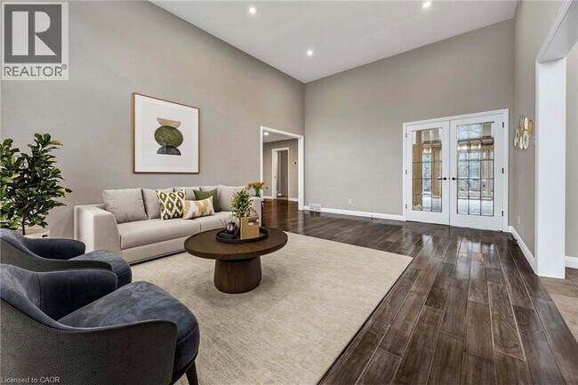 Photo du bâtiment - 587 Manorwood Ct