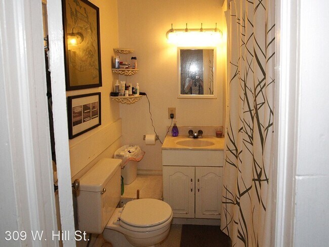 Building Photo - 1 br, 1 bath Apartment - 309 W. Hill St.