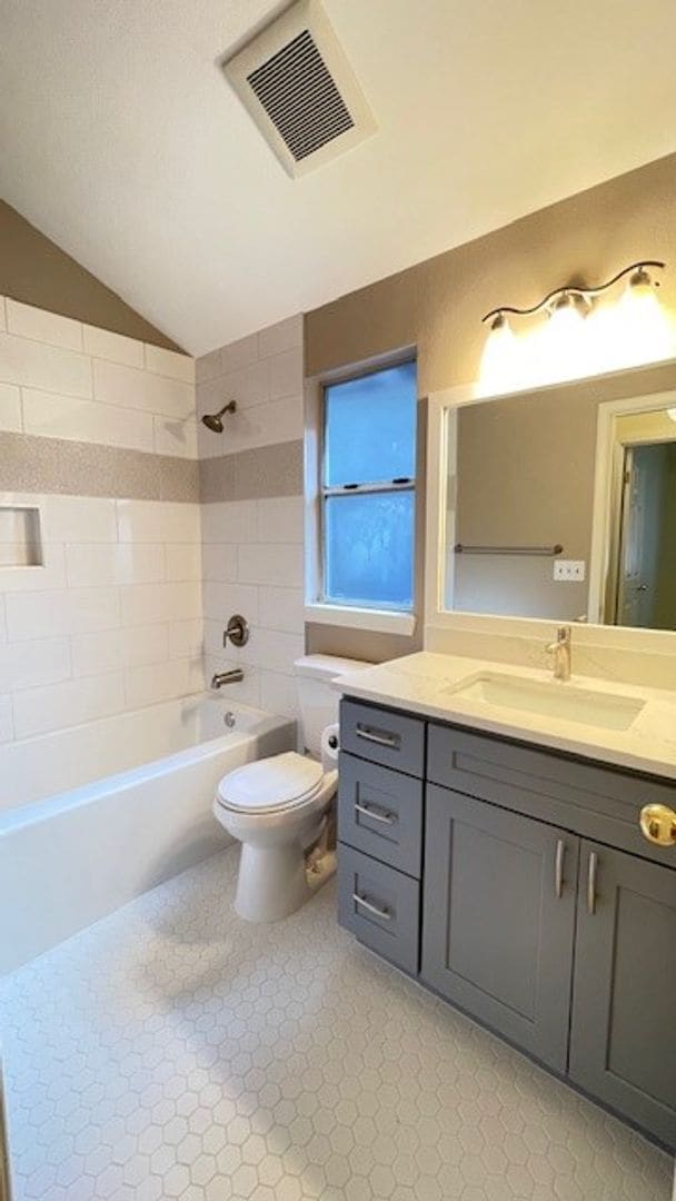 Building Photo - Sandpoint Home