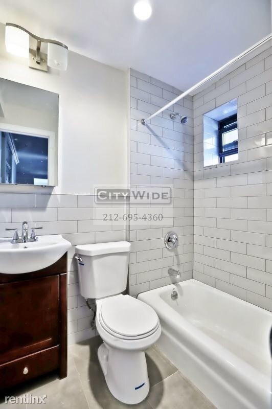 Building Photo - 320 E 71st St
