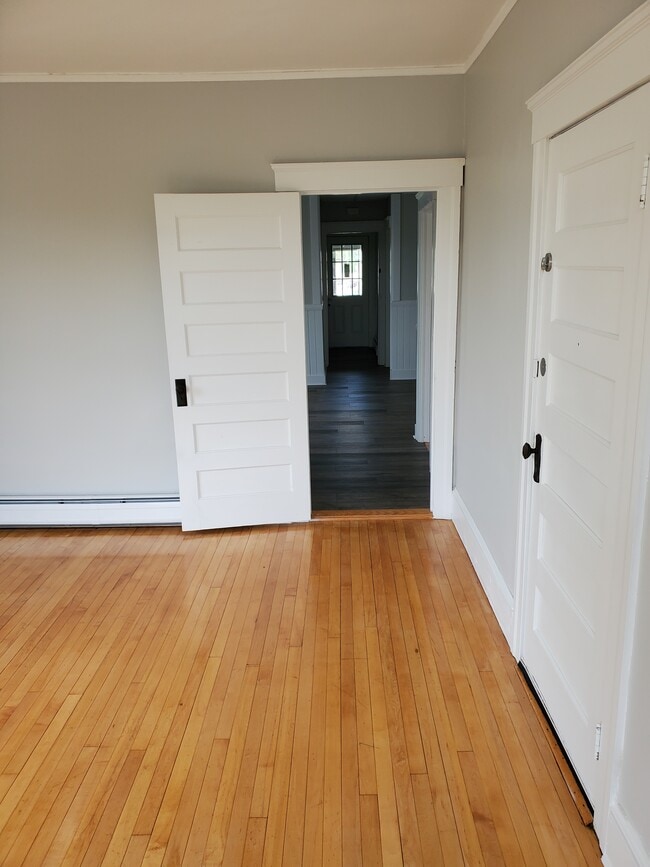 Building Photo - 17 Upsala St