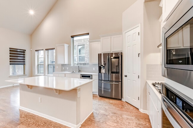 Foto del edificio - 2916 Zelma Dr