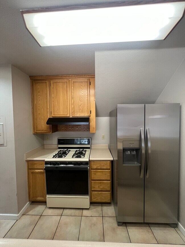 Building Photo - 3364 Treehaven Dr