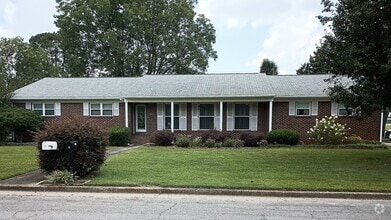 Building Photo - 1702 Iris St SW
