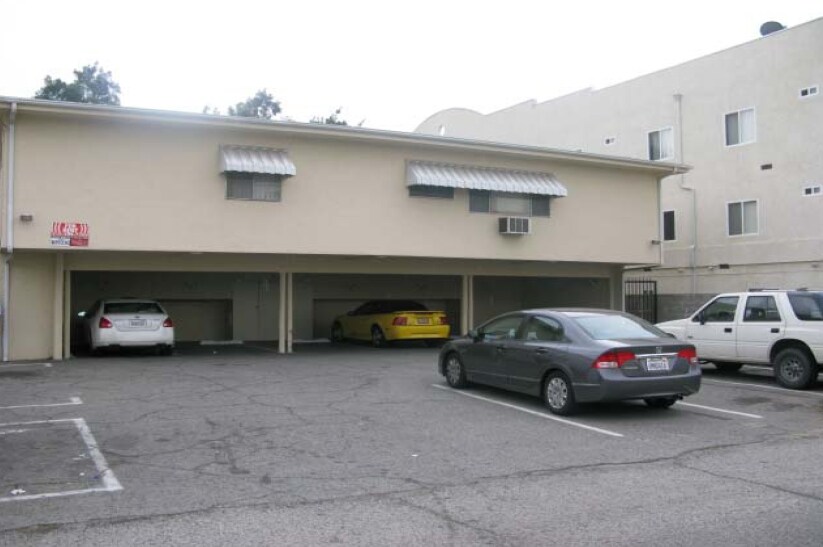 Foto del edificio - 7231 Jordan Ave