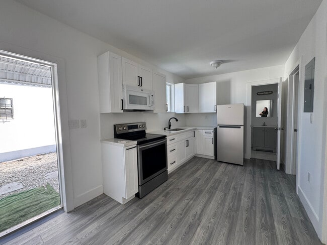 Building Photo - 1720 NW 34th Ave