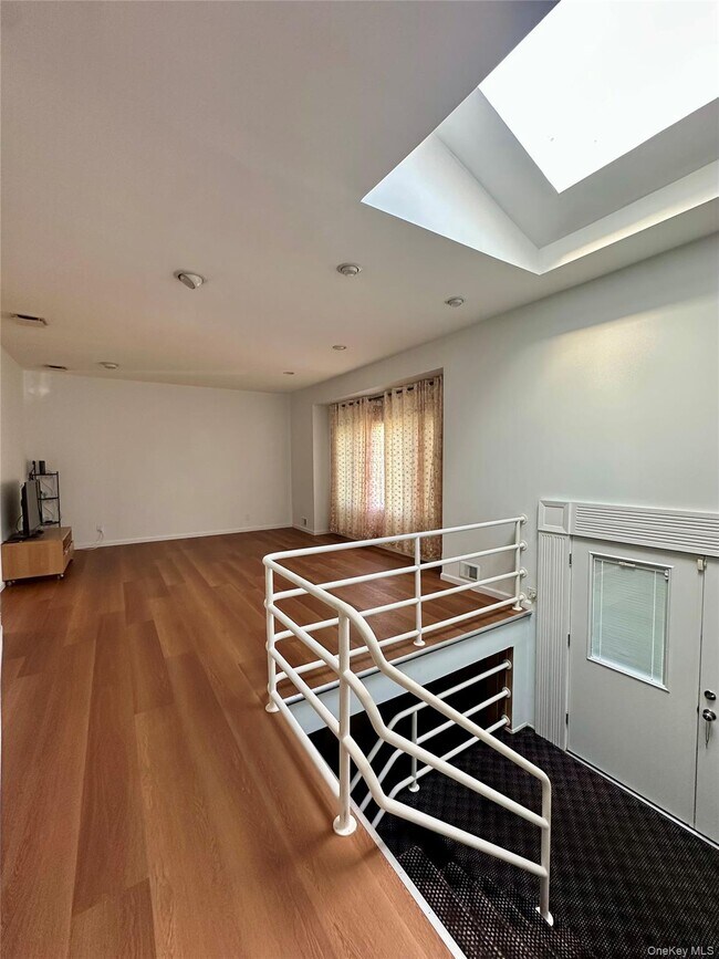 Foto del edificio - 23 Clinton Ln