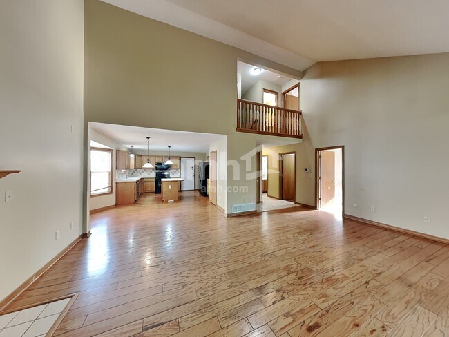 Foto del edificio - 5650 Winsor Woods Drive