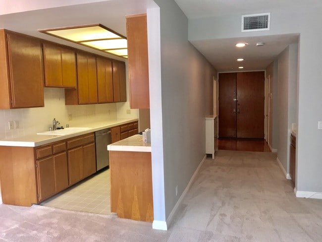 Building Photo - 14572 Dickens St