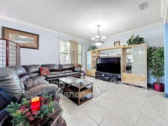 Foto del edificio - 2679 Lakebreeze Ln