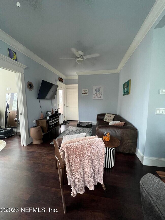 Foto del edificio - 305 St George St