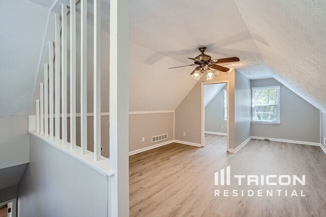 Building Photo - 3321 Manchester Dr SW