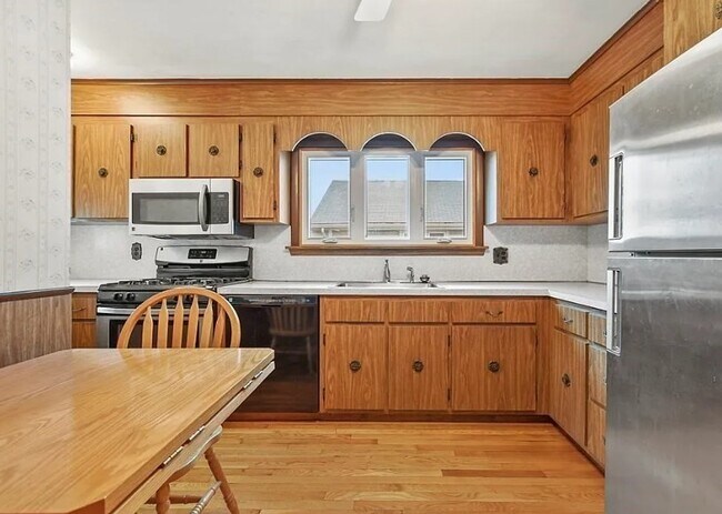 Foto del edificio - 358-360-360 Arlington St