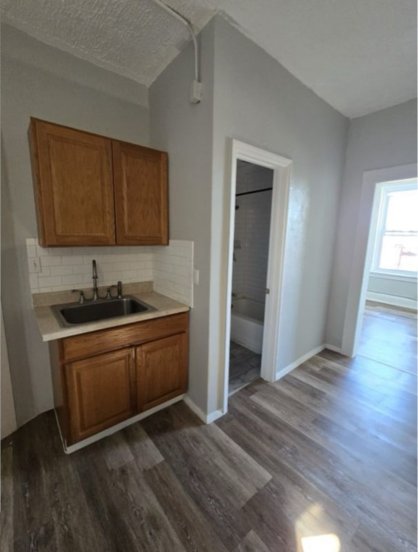 Building Photo - 129 3rd St