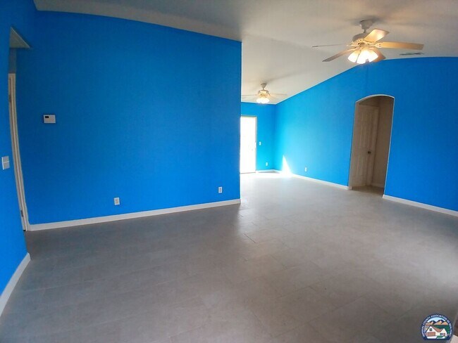 Foto del edificio - 2377 Sand Knoll Ave