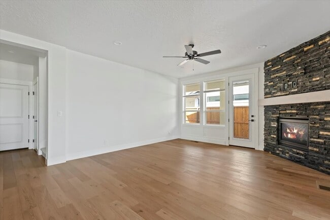 Building Photo - 8283 W Shams Ln