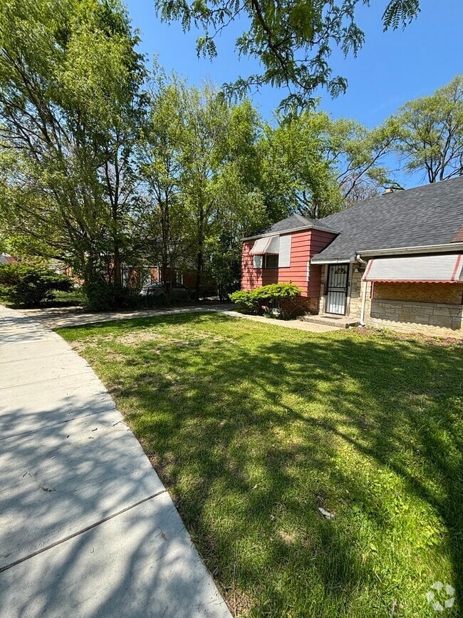 Building Photo - 9713 S Oglesby Ave