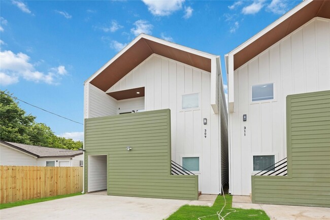 Photo - 309 Massachusetts St Apartment