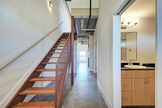 Foto del edificio - 807 E 14th St