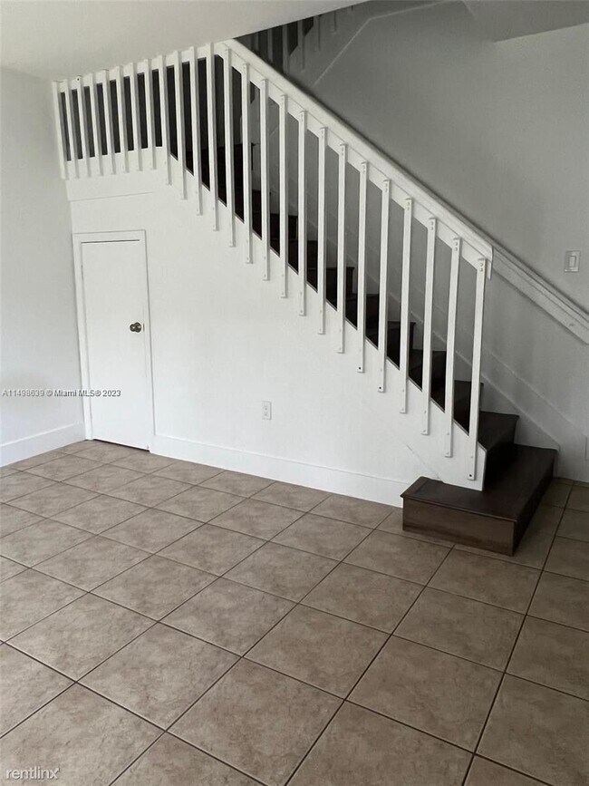 Foto del edificio - 3 br, 2.5 bath House - 2611 SW 85th Ter # 104