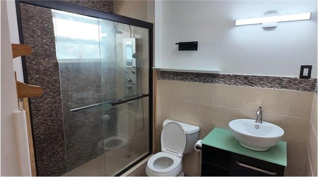 Foto del edificio - 600 NW 38th Ct