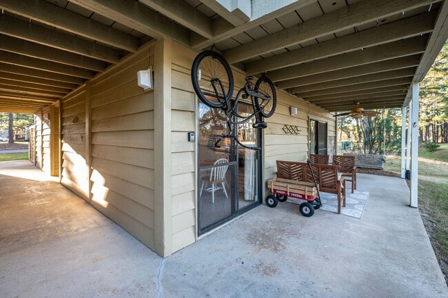 Building Photo - 293 Sunset Bay