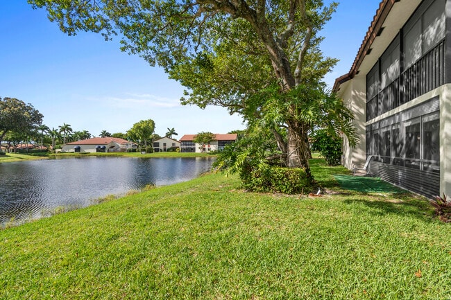 Building Photo - 10656 Tropic Palm Ave