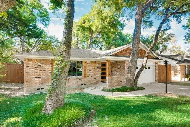 Building Photo - 2321 Fenestra Dr