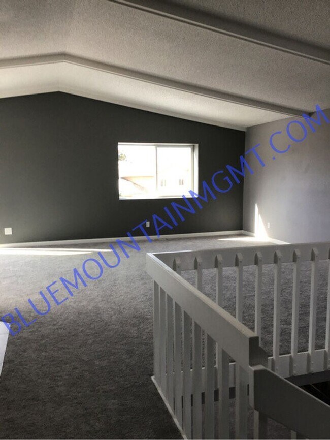 Building Photo - 6 br, 3 bath House - 2355 Parliament Drive