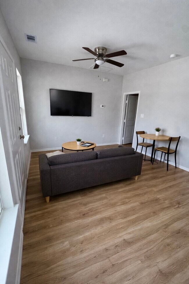 Foto del edificio - 103 Lincoln Cedars Dr