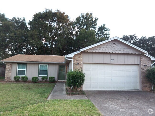 Building Photo - 727 Valley Ridge Way