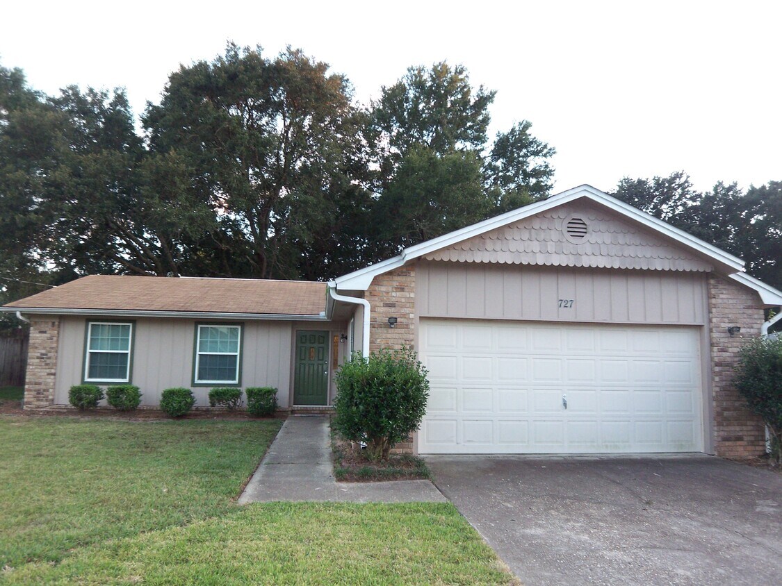 Foto principal - 727 Valley Ridge Way
