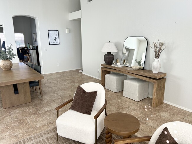 Building Photo - 17040 N 43rd Pl