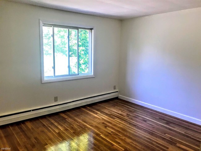 Building Photo - 2 br, 1 bath Condo - 9 Jacqueline Rd F