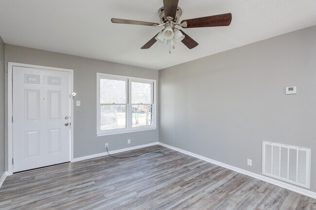 Foto del edificio - 1025 Whitaker Dr