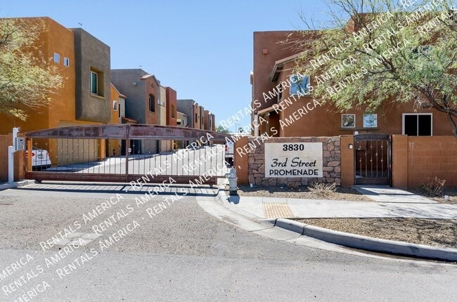 Building Photo - 3830 E 3rd St