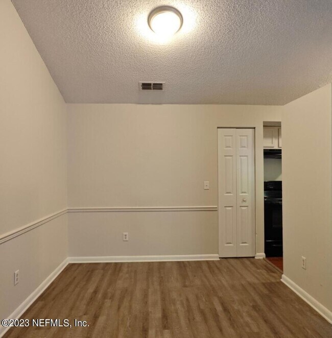 Foto del edificio - 10268 Pine Breeze Rd W