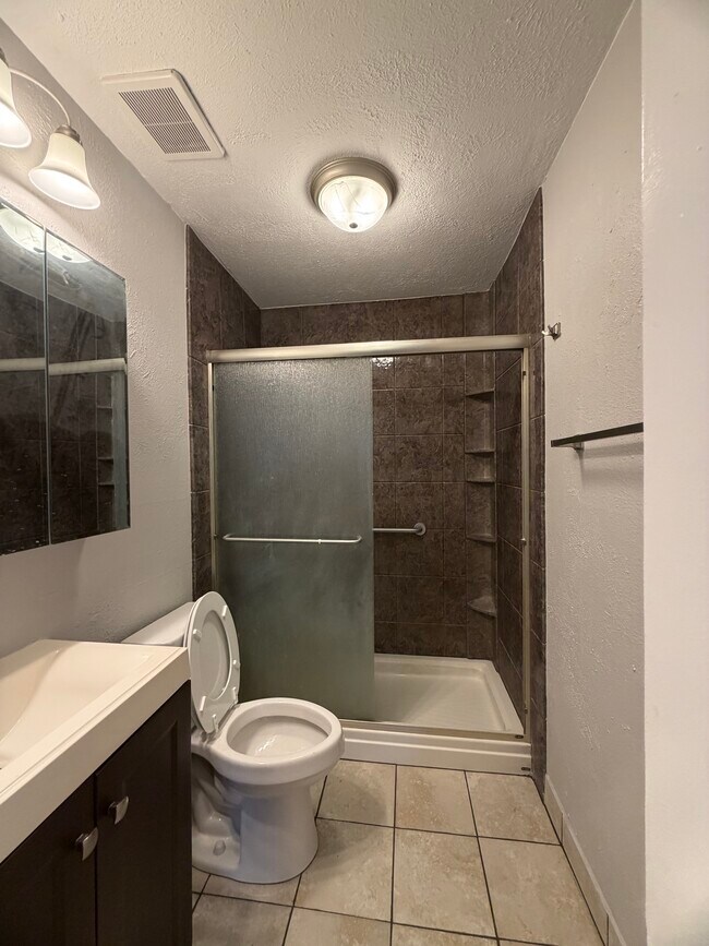 Foto del edificio - 519 Wren Ave