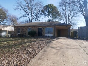 Building Photo - 7838 Southaven Cir W