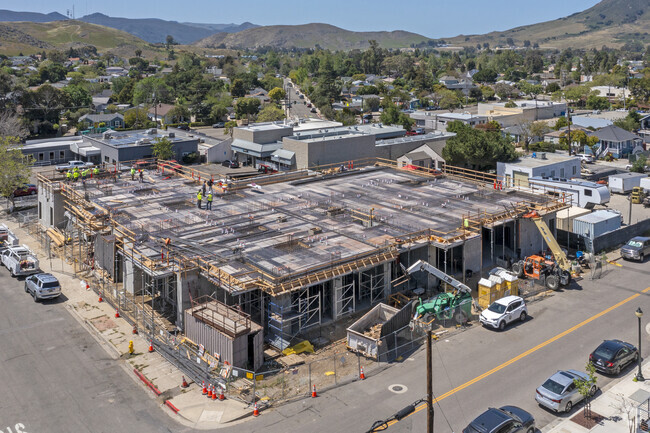 Construction 4/2022 - Victoria Crossing