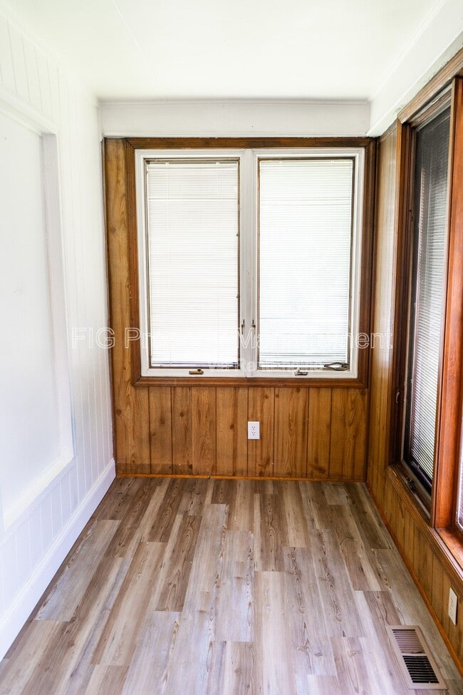 Building Photo - 1013 Glider Ave