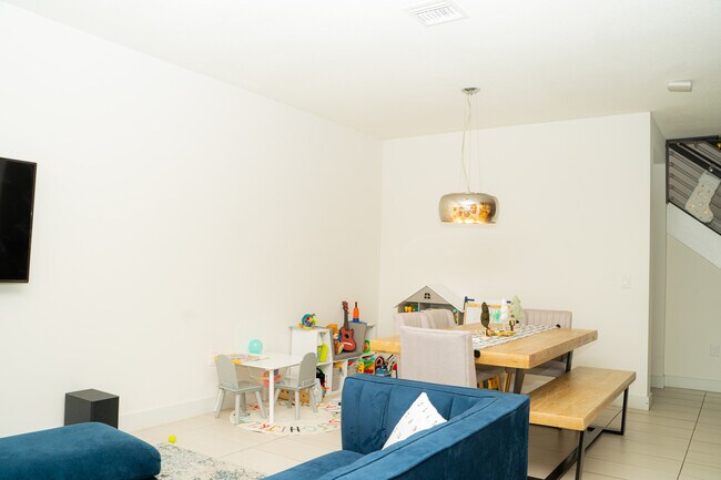 Foto del edificio - 1755 NW 126th St