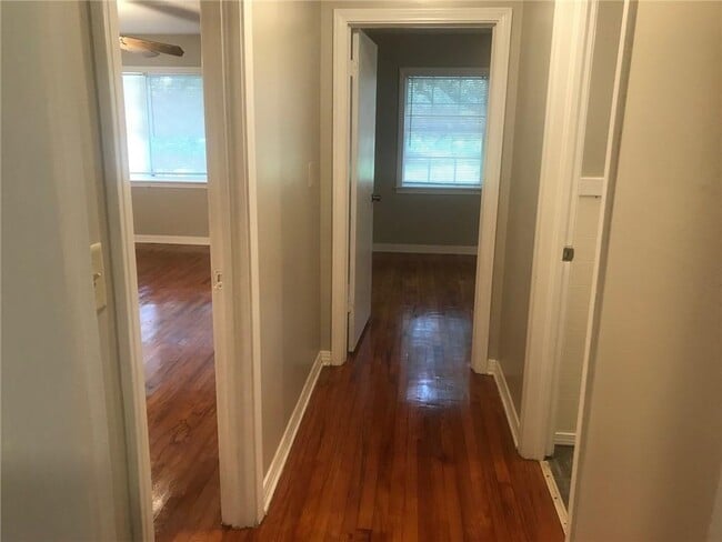 Building Photo - 1506 Flowers Dr
