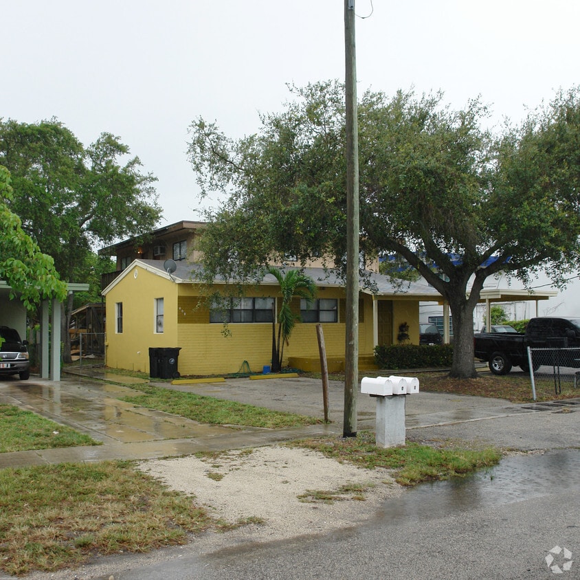 Building Photo - 808 NW 19th St