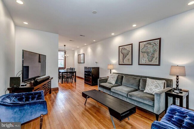 Foto del edificio - 2235 39th Pl NW